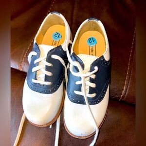 Stride Rite girls shoes size 12. Navy & white